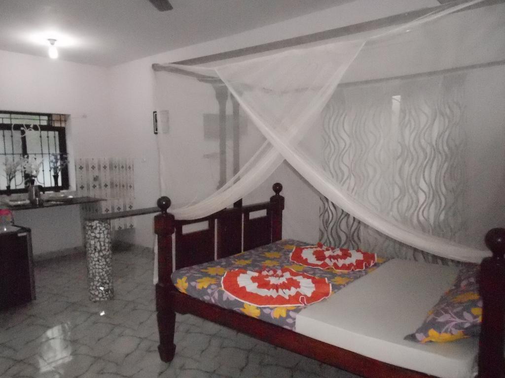 Casa Almeida Guest House Candolim Quarto foto