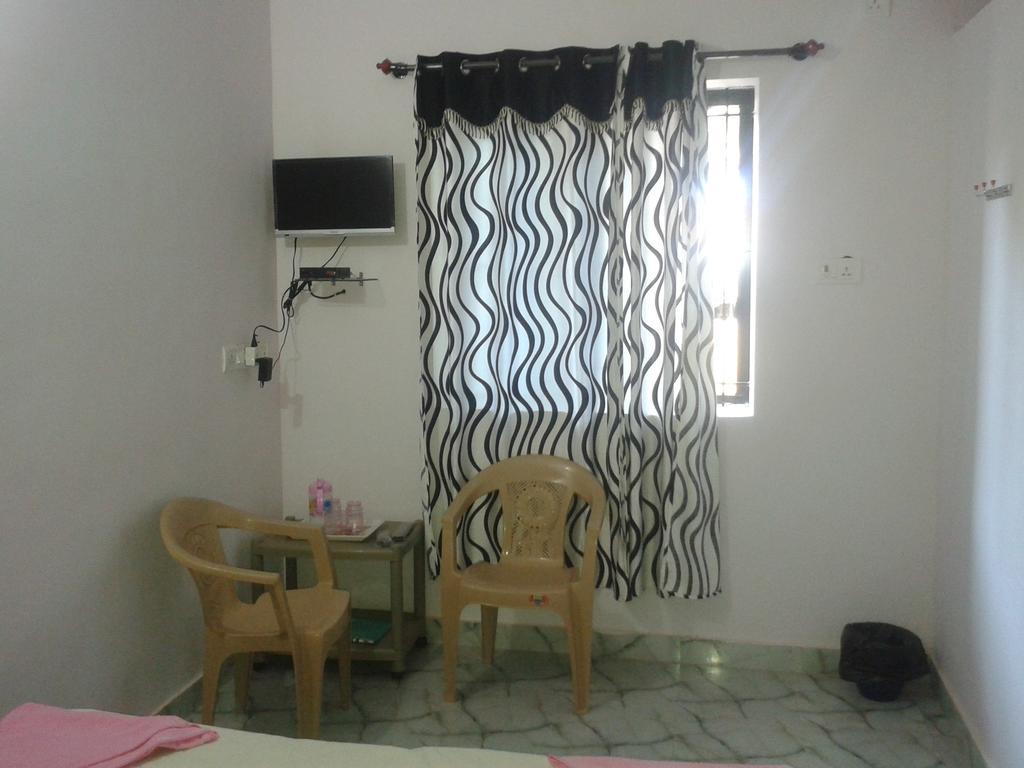 Casa Almeida Guest House Candolim Quarto foto